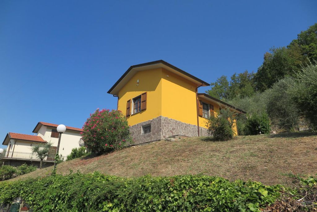 Property photo 2 of 38