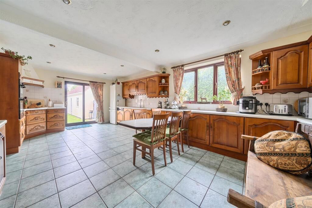 Property photo 3 of 20