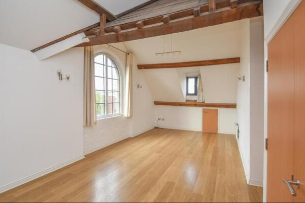 Property photo 2 of 7