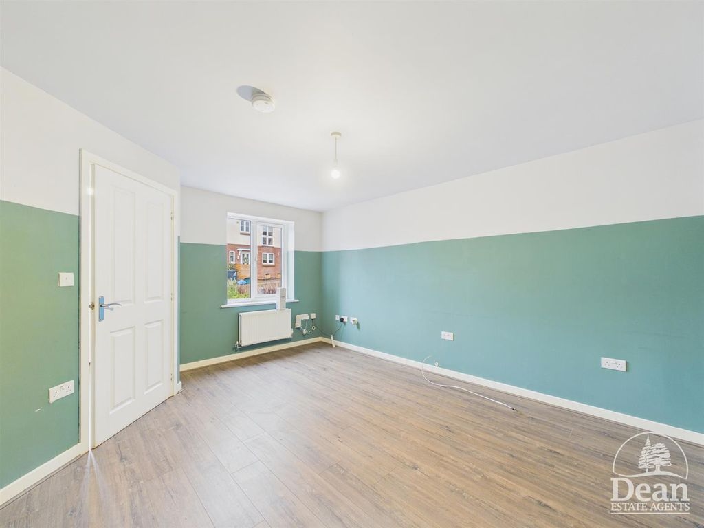 Property photo 2 of 13