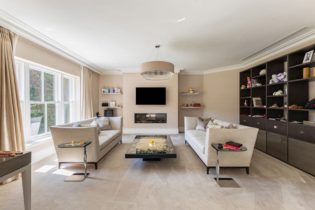 Additional image 12 of 6 bed property for saleRegent's Walk, Ascot, Berkshire SL5