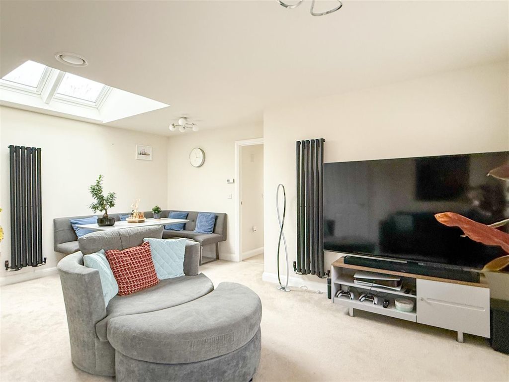 Property photo 3 of 11 0205Lge3.Jpg