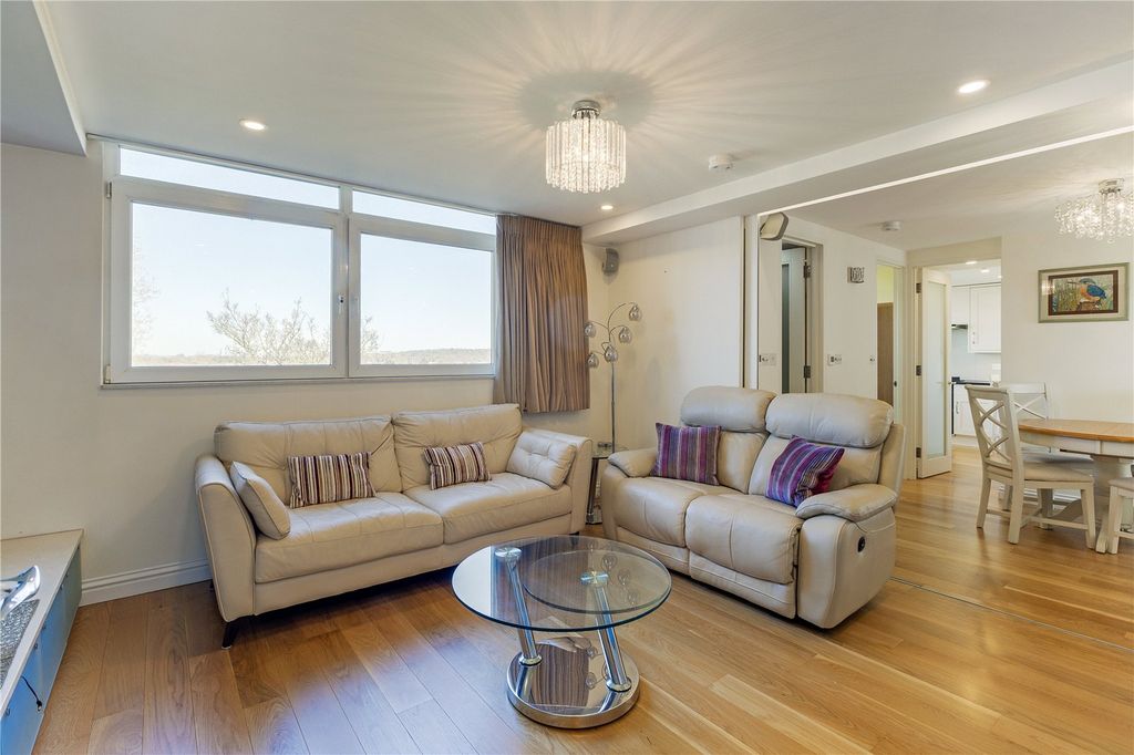 Property photo 3 of 16 Reception Room