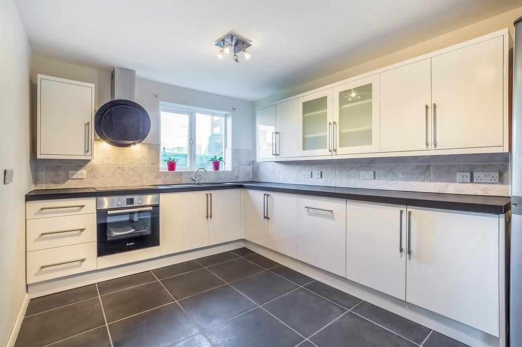 Property photo 3 of 6 Kitchen