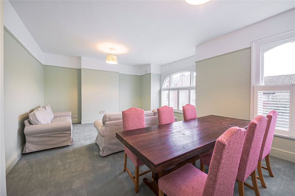 Property photo 2 of 9 Picture No. 19