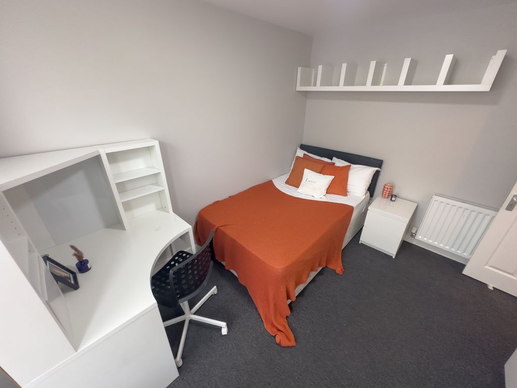 Property photo 3 of 12 17