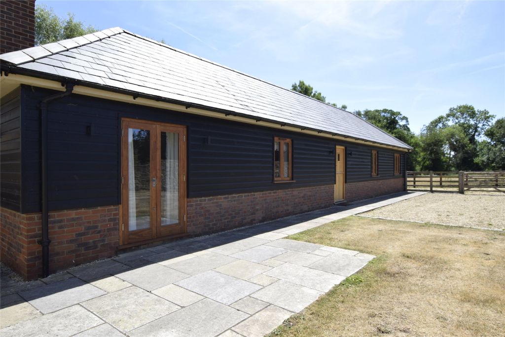 Property photo 1 of 10 External