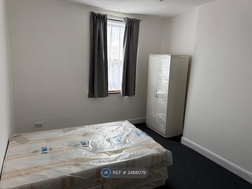 Property photo 2 of 5 New Matress And Wardrope