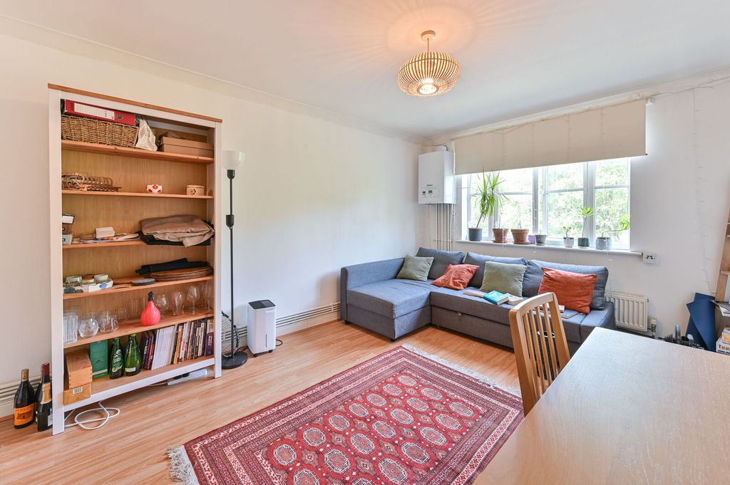 Property photo 3 of 25