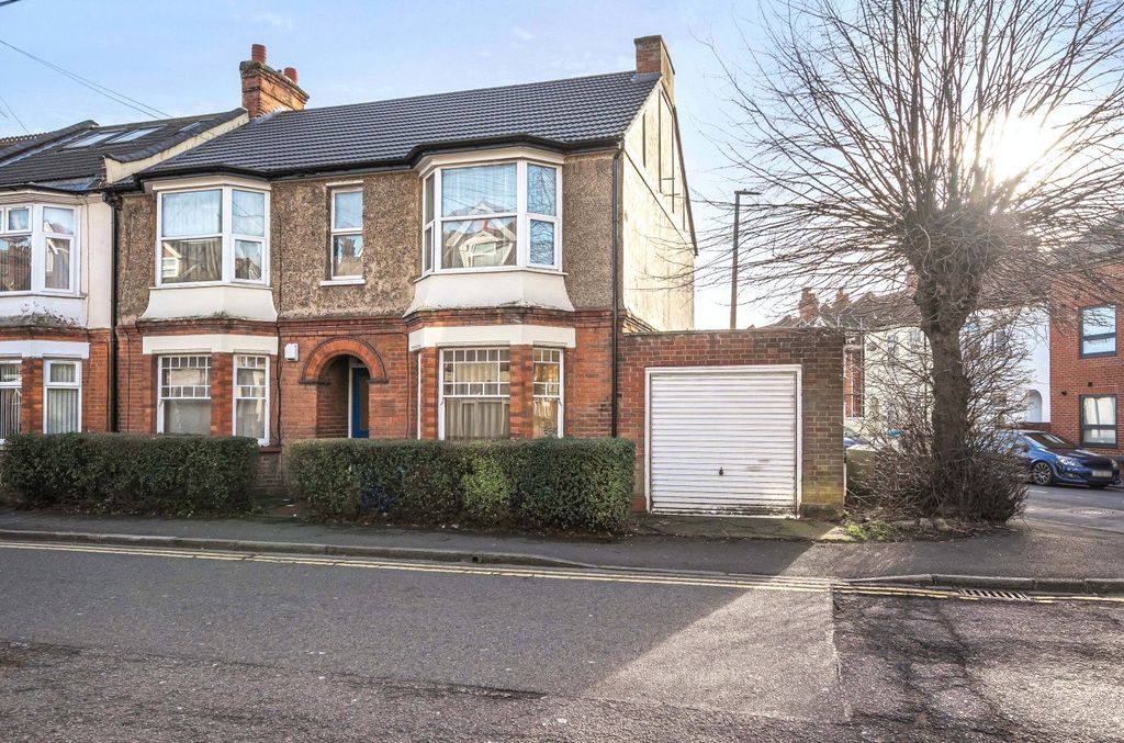 Property photo 1 of 18 Picture No. 01