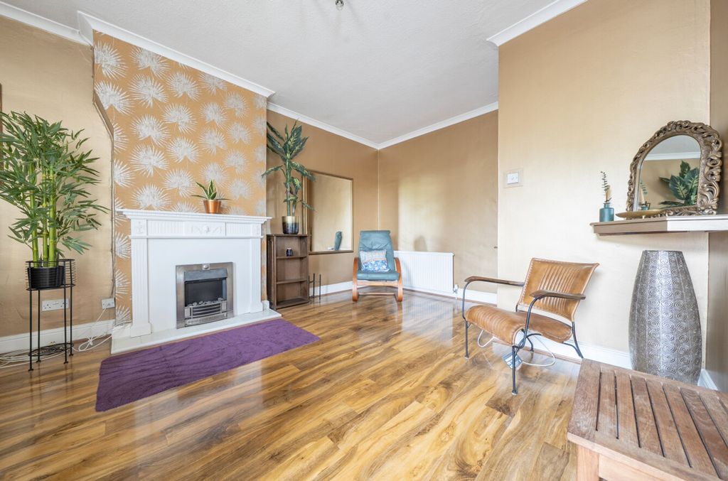 Property photo 3 of 19