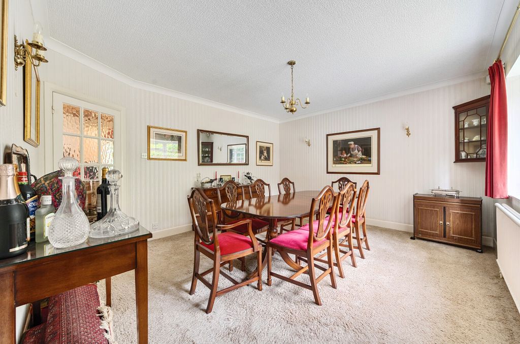Property photo 3 of 14 1300089-25-683990...