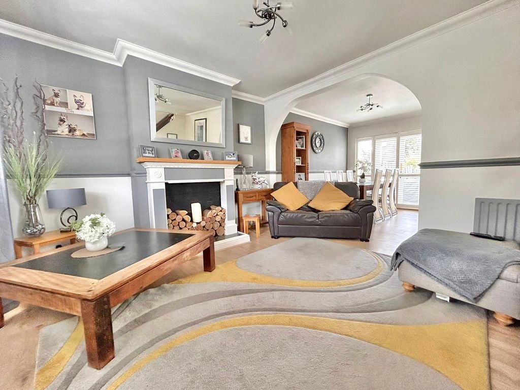 Property photo 2 of 19 Picture No. 17