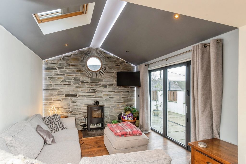 Property photo 2 of 19 Pbox-Img.Jpg