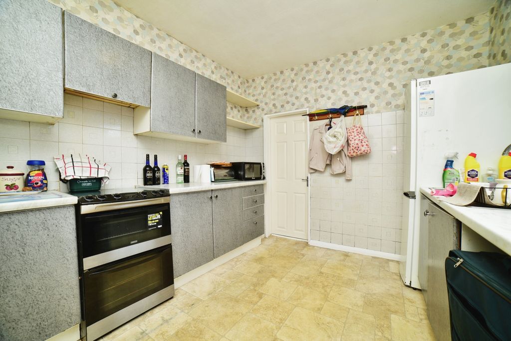 Property photo 3 of 15
