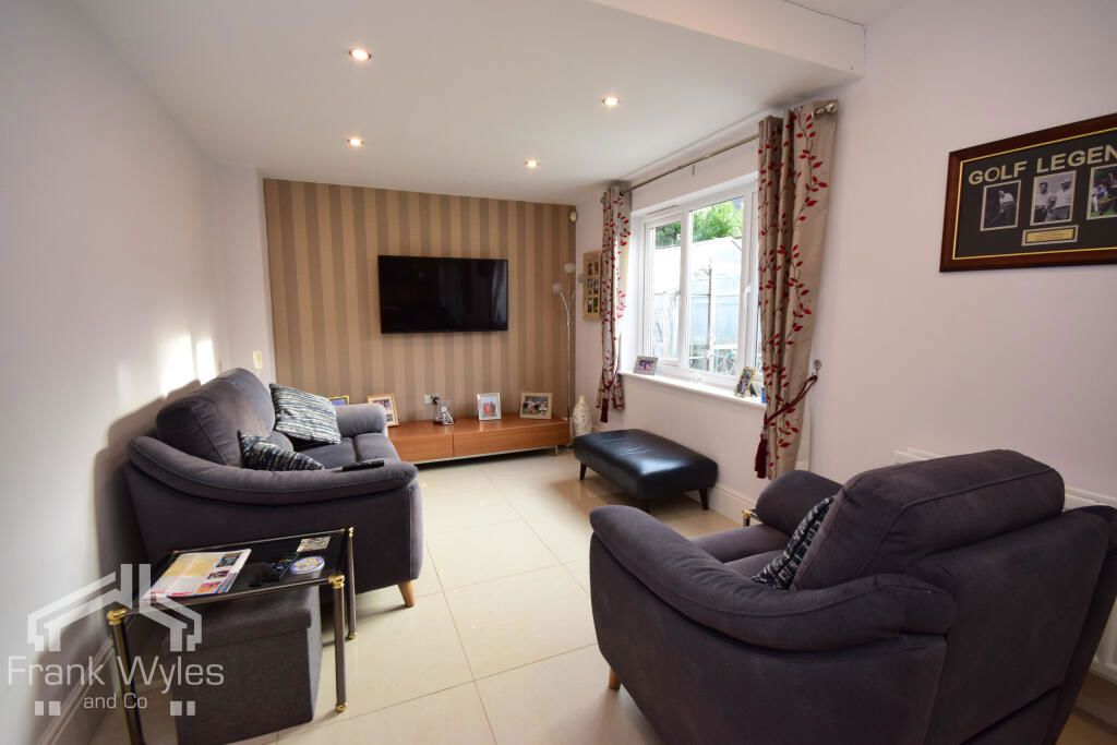 Property photo 3 of 20