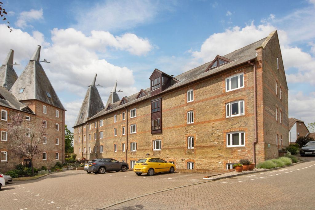 Property photo 1 of 50