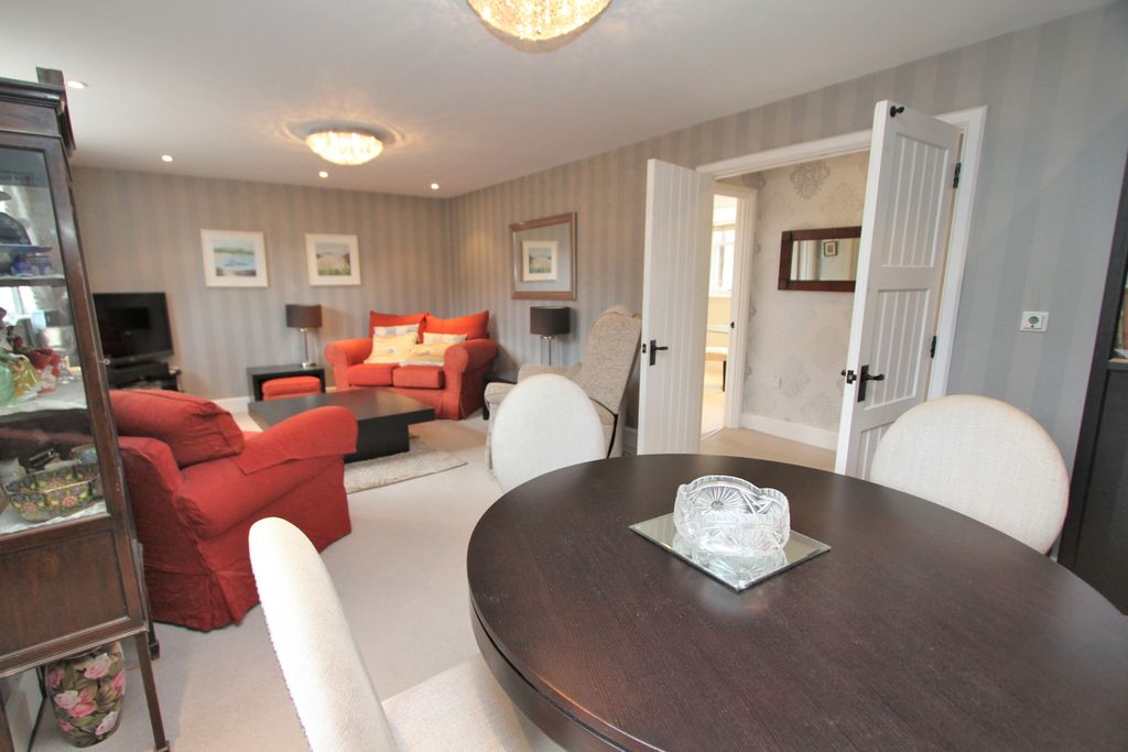 Property photo 3 of 24