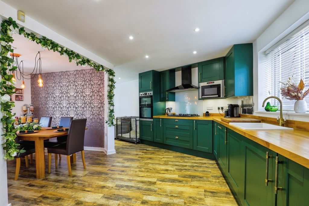 Property photo 2 of 18 Pbox-Img.Jpg