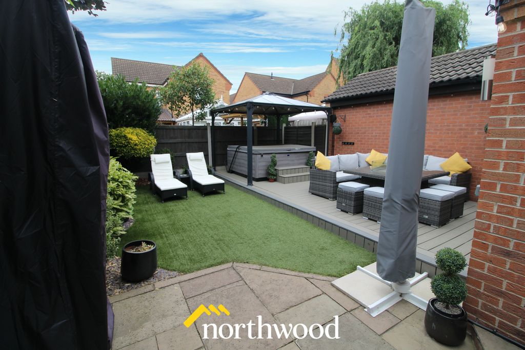 Property photo 3 of 34