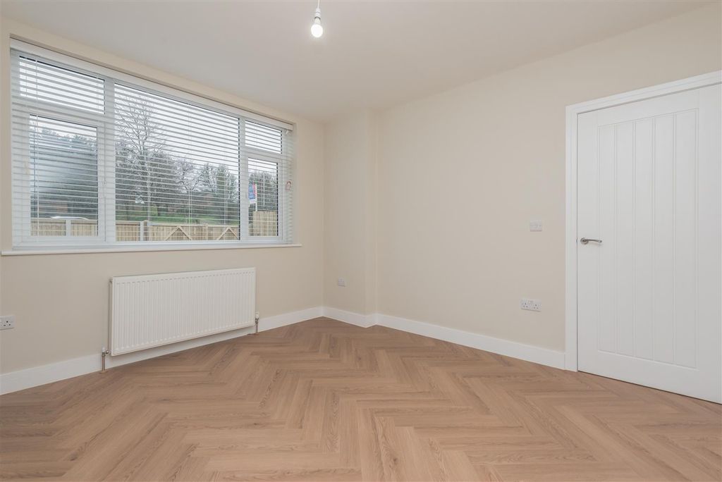 Property photo 2 of 32 Living Room: