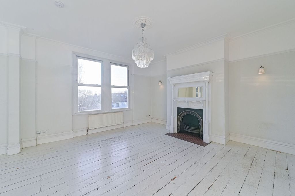 Property photo 2 of 22