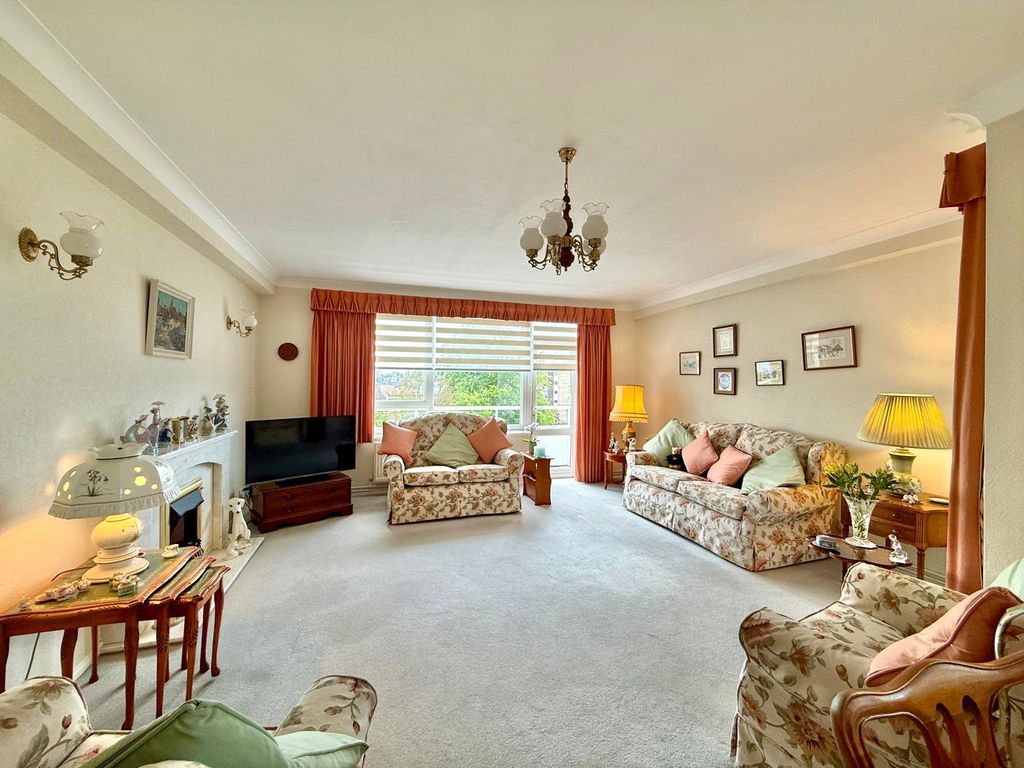 Property photo 2 of 19 Picture No. 18