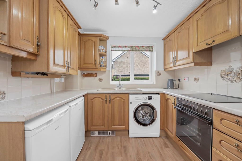 Property photo 2 of 17 Kitchen