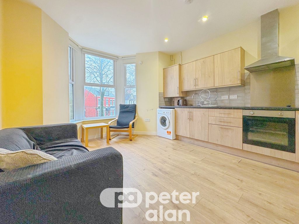 Property photo 2 of 12 Kitchen