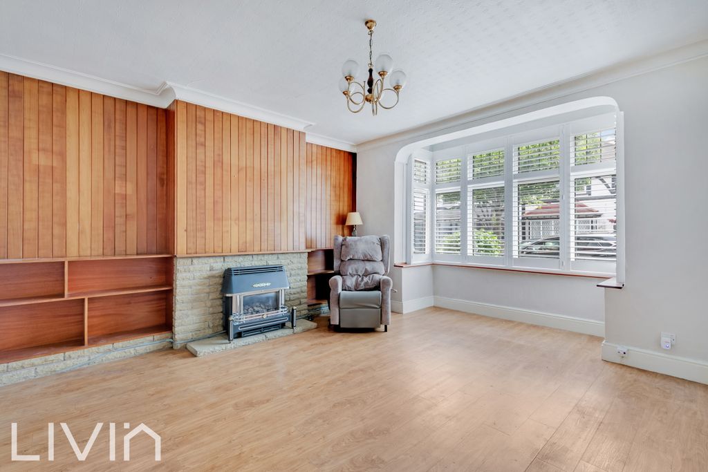 Property photo 2 of 16 Brickwood Road  5 -1