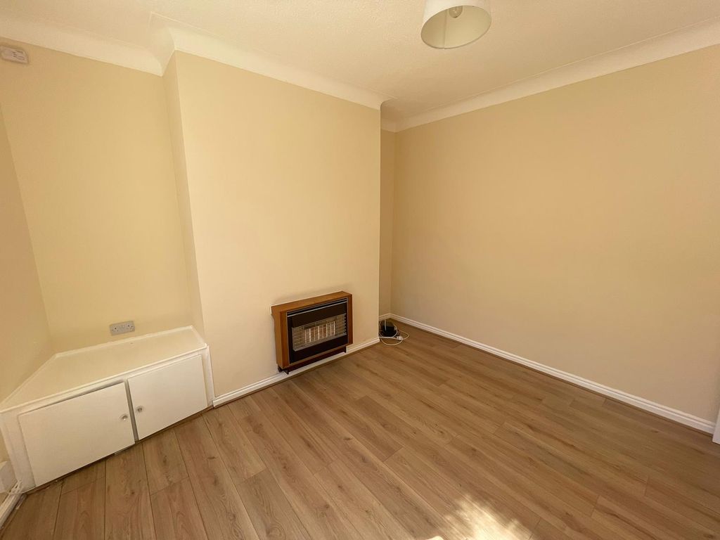 Property photo 2 of 6 Gallery