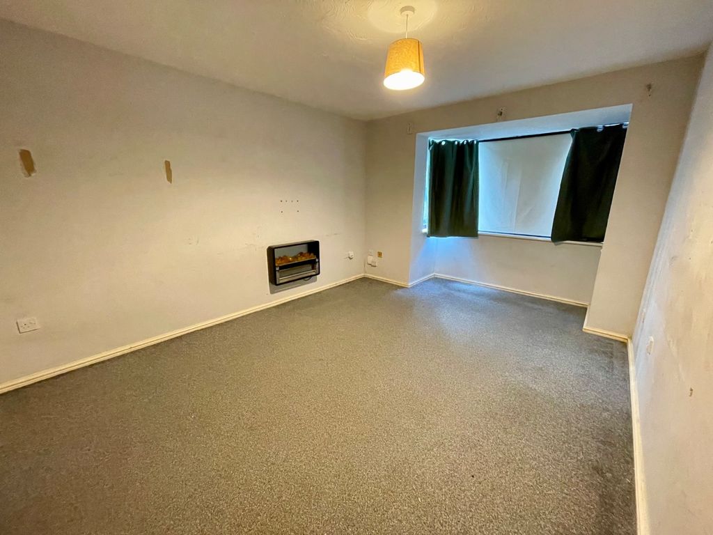 Property photo 2 of 6 4947212