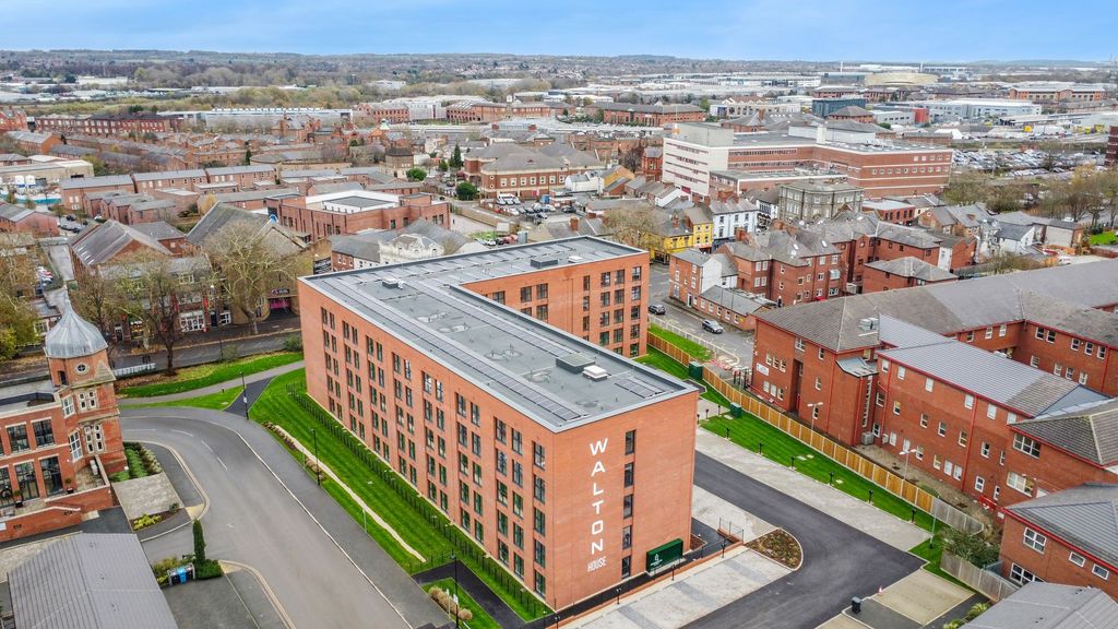 Property photo 1 of 21