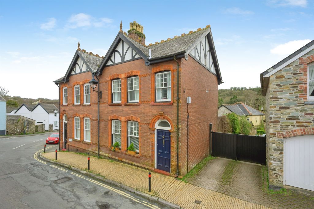 Property photo 2 of 24