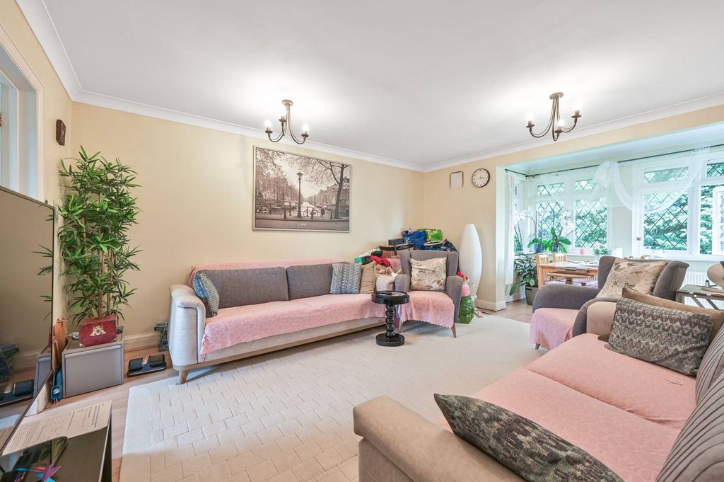 Property photo 3 of 7