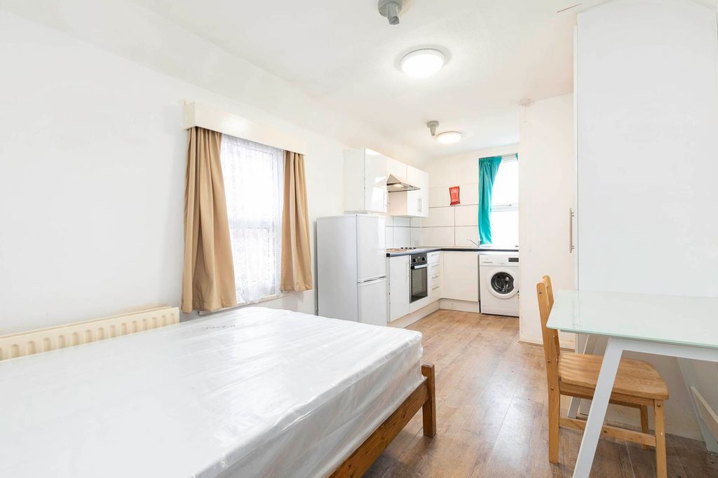 Property photo 3 of 8