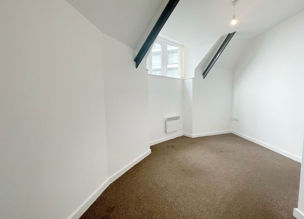 Property photo 3 of 8 Gallery
