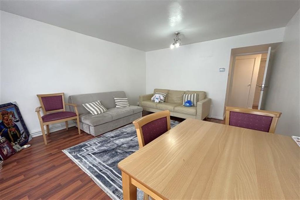 Property photo 1 of 11 (Main)