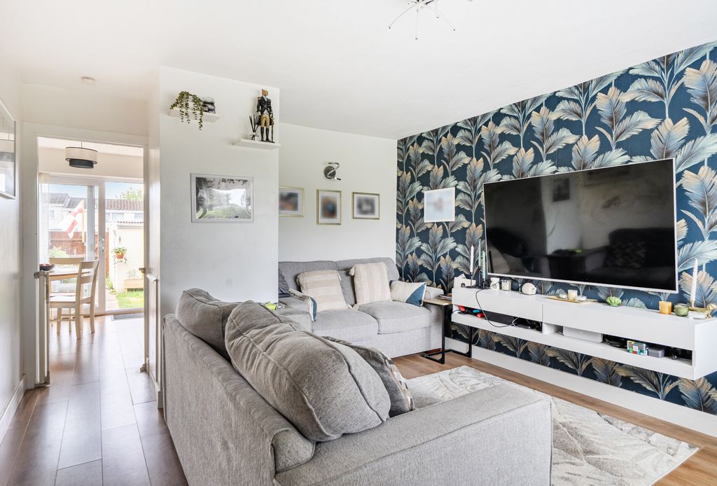 Property photo 2 of 20 1481624-12-6A3Fb7...