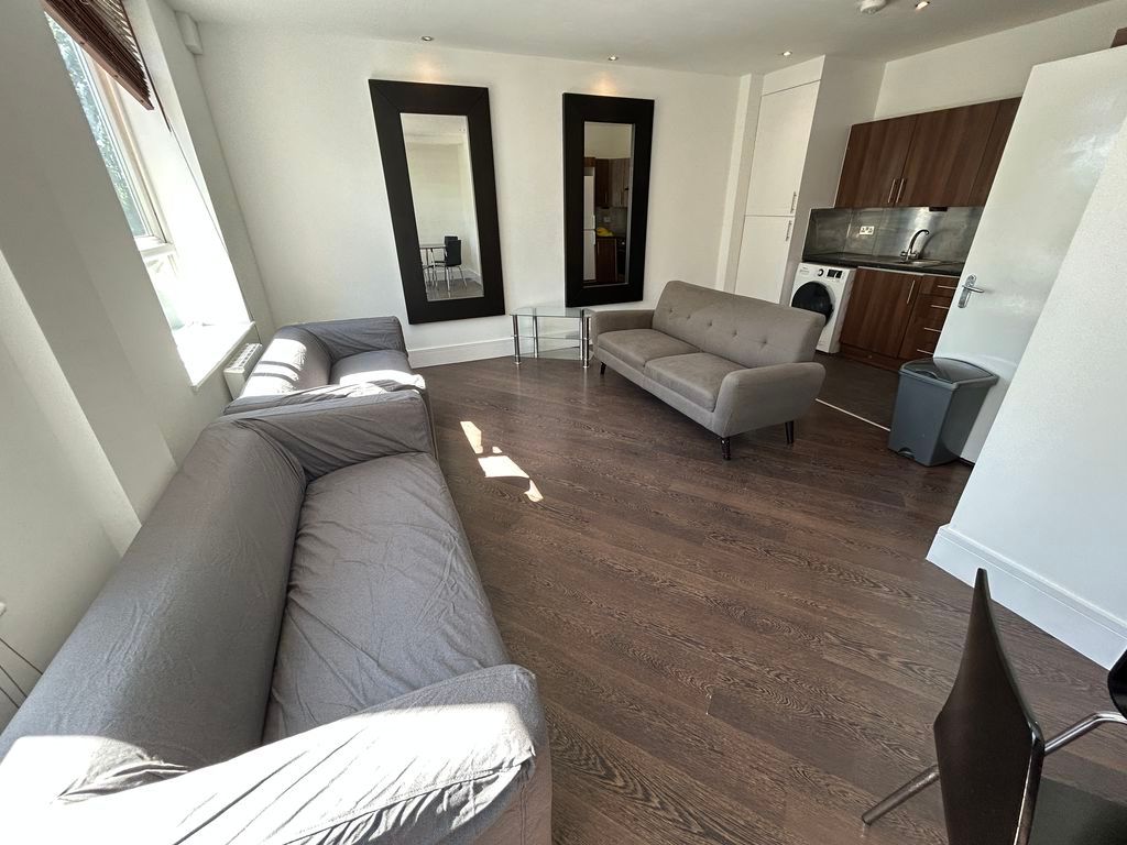 Property photo 3 of 9 Photo 2