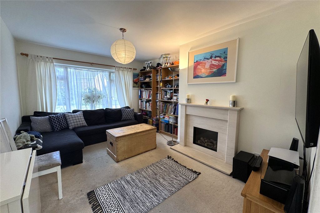 Property photo 2 of 24 Picture No. 27