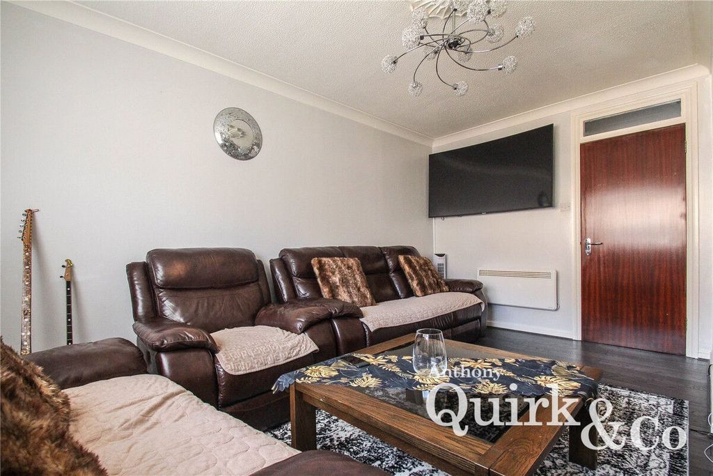 Property photo 3 of 6