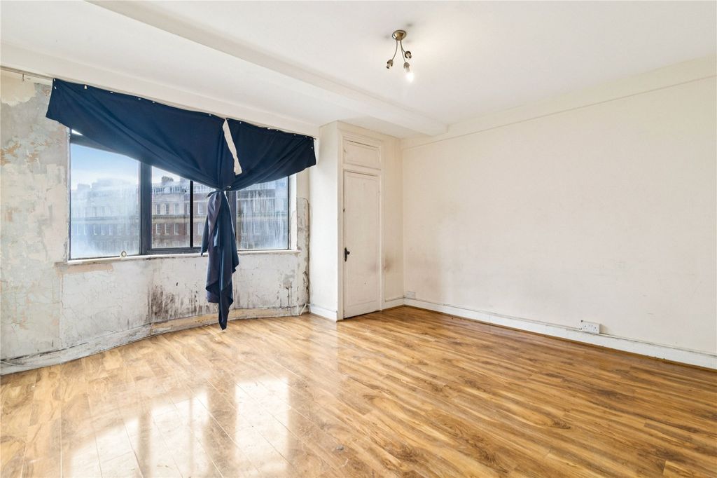 Property photo 3 of 6 Picture No. 04