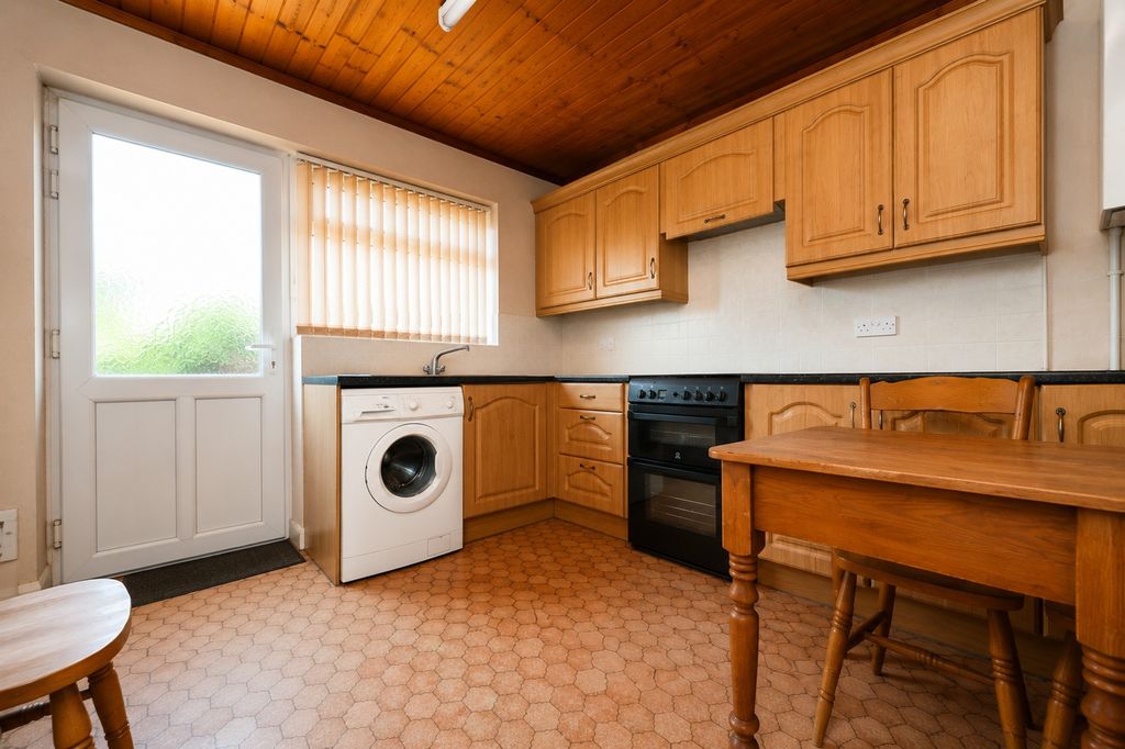 Property photo 3 of 19 5369702