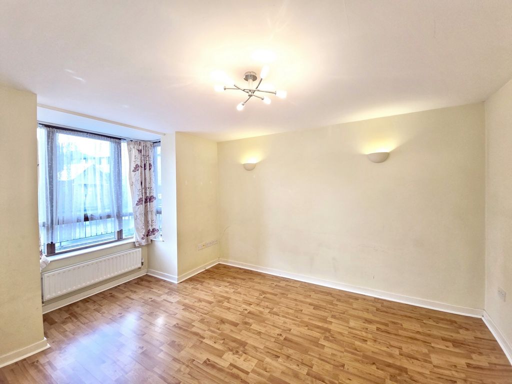 Property photo 2 of 9 Photo 2