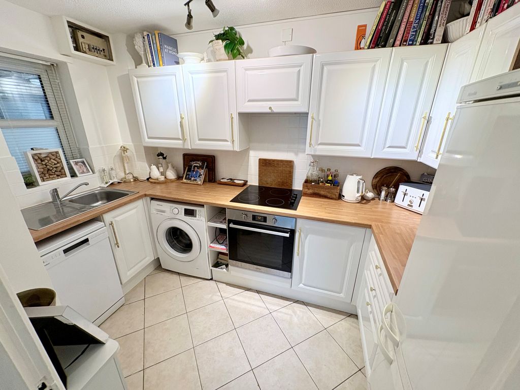Property photo 3 of 8 Gallery