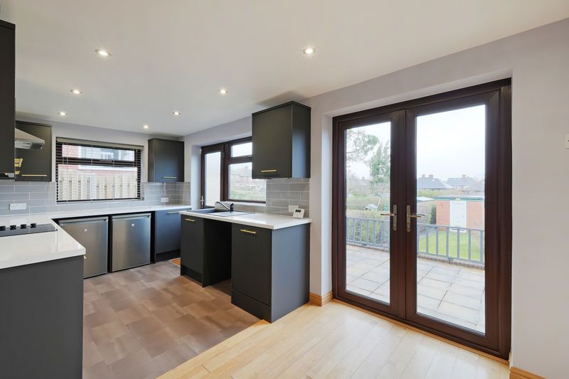 Property photo 2 of 28 Kitchen