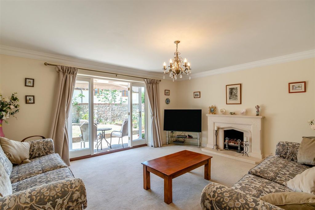 Property photo 3 of 24 8701061-Interior17.Jpg
