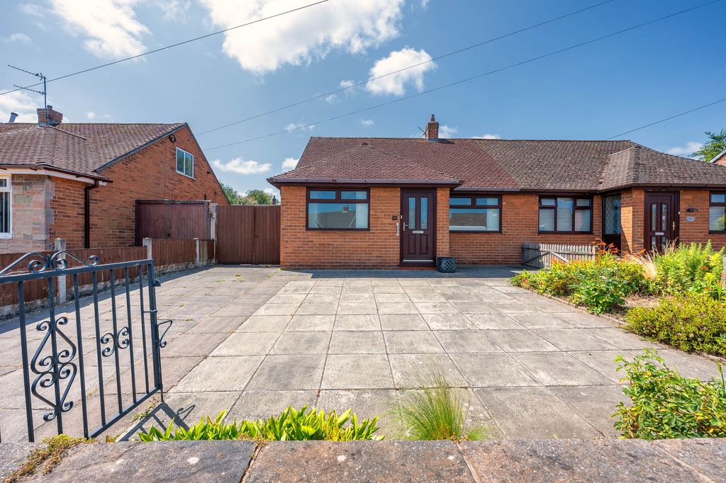 Property photo 2 of 16