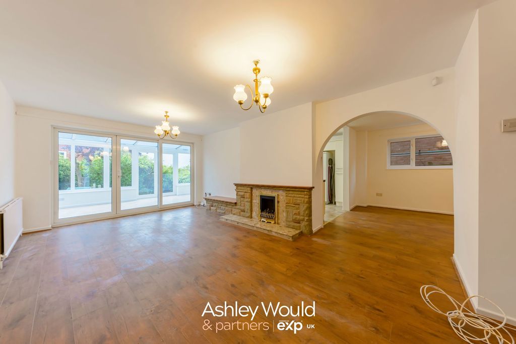 Property photo 2 of 24